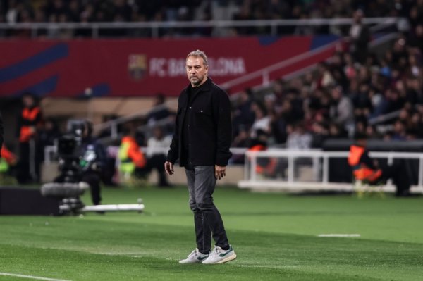 Frick đánh một máng, huấn luyện Barcelona lần thứ hai